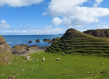ireland/giant-s-causeway/attraction/dunseverick-coastal-walk