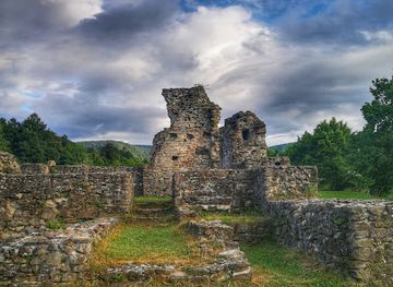 hungary/pilis-mountains/attraction/pauline-monastery-ruins-pilisszentlelek