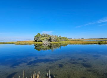 new-jersey/island-beach-state-park/attraction/spizzle-creek-bird-blind-trail