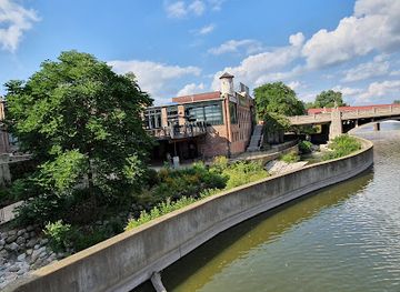illinois/fox-valley/attraction/aurora-downtown