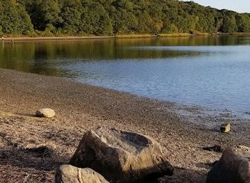 connecticut/connecticut-river-valley/attraction/bluff-point-state-park