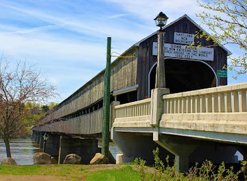 canada/western-canada/attraction/hartland-covered-bridge