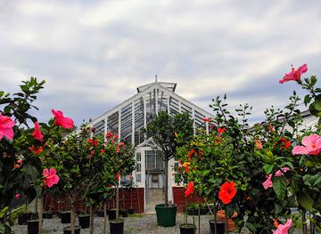 rhode-island/newport-cliff-walk/attraction/breakers-stable-carriage-house