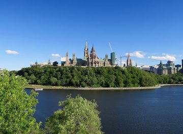 canada/ottawa-valley/attraction/alexandra-bridge-lookout