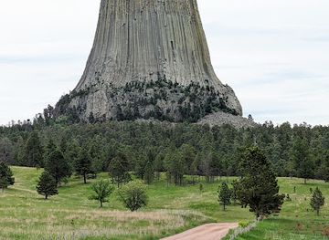wyoming/devils-tower-national-monument/attraction/joyner-ridge-trailhead
