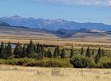 montana/southwestern-montana/attraction/red-rock-lakes-national-wildlife-refuge