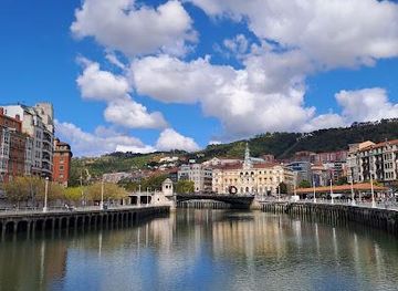 spain/bilbao/attraction/areatzako-pasealekua