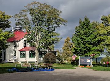 michigan/lower-peninsula/attraction/grand-traverse-lighthouse