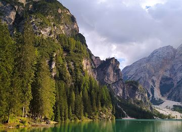 italy/alta-via-1/attraction/lago-di-braies
