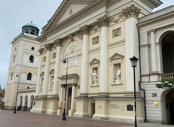poland/warsaw/attraction/kosciol-akademicki-sw-anny