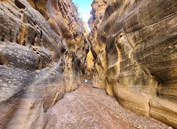 utah/bryce-canyon-city/attraction/willis-creek-slot-canyon-trailhead
