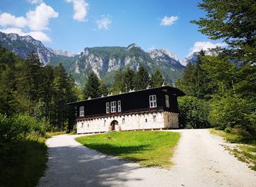 slovenia/kamnik/attraction/plecnikov-dvorec