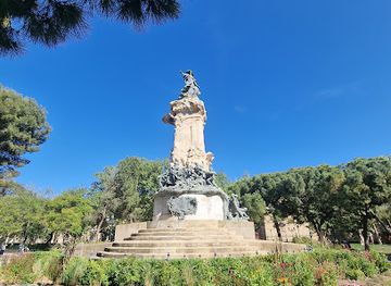 spain/aragon/attraction/plaza-de-los-sitios