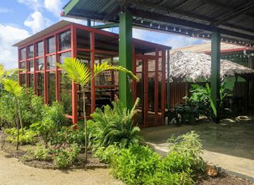 suriname/marienburg/attraction/villa-zapakara