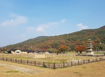 south-korea/south-chungcheong-province/attraction/seosan-bowonsa-temple-ruins