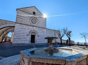 italy/perugia/attraction/basilica-di-santa-chiara