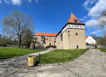 czechia/north-bohemia/attraction/water-castle-budyne-nad-ohri