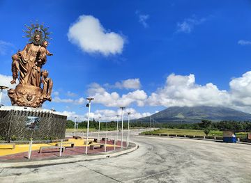 philippines/mt-mayon/attraction/giant-statue-of-nuestra-senora-de-salvacion