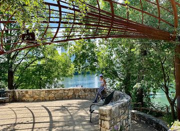 texas/mckinney-falls-state-park/attraction/lou-neff-point