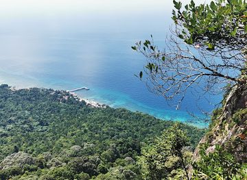 malaysia/tioman-island/attraction/gunung-nenek-semukut