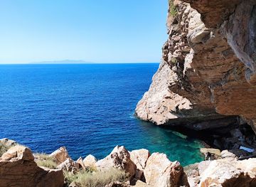 greece/cyclades/attraction/chapel-of-agios-stefanos