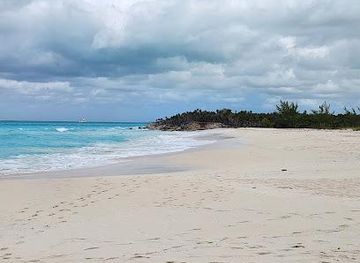 turks-and-caicos-islands/pine-cay/attraction/half-moon-bay