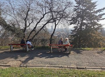 hungary/central-hungary/attraction/kolarovszki-zoltan-emlekdohanyzo