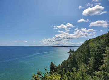 michigan/central-michigan/attraction/arch-rock