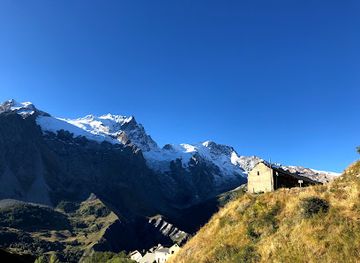 france/ecrins-national-park/attraction/la-grotte-de-glace