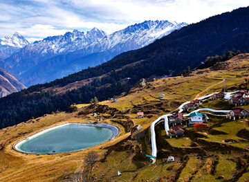 india/auli/attraction/auli-skiing-school
