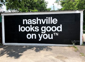 tennessee/nashville-music-row/attraction/nashville-looks-good-on-you-mural