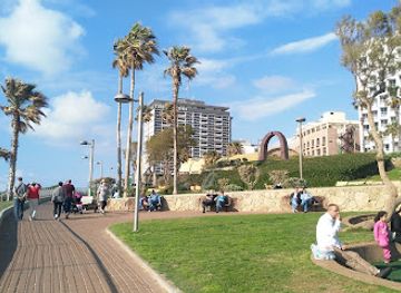 israel/netanya/attraction/al-ha-tsuk-gallery