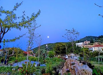 cyprus/kyrenia/lapta/attraction/tahta-palas