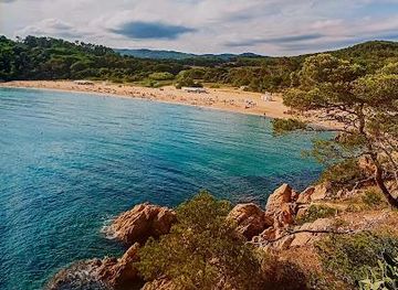 spain/girona/attraction/beach-of-castell