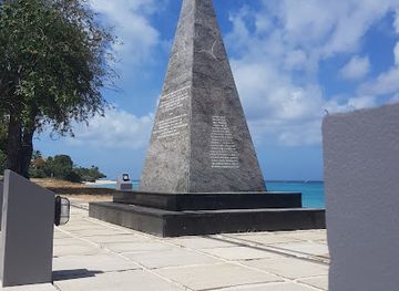 barbados/paynes-bay/attraction/cubana-monument