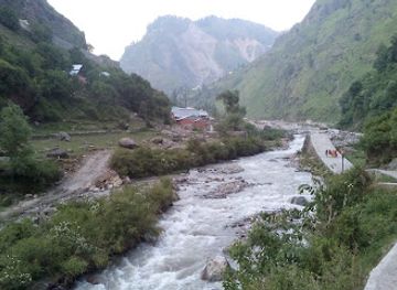 india/kashmir-great-lakes/attraction/noori-chamb