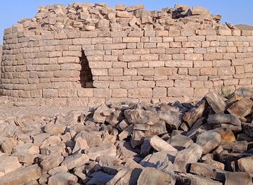 oman/ibri/attraction/bat-necropolis