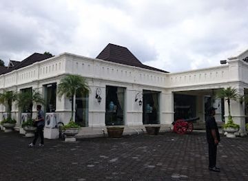 indonesia/java/attraction/house-of-danar-hadi