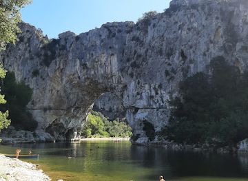 france/ardèche-gorges/attraction/vallon-pont-d-arc