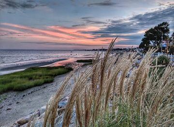 connecticut/bridgeport/attraction/stratford-sea-wall