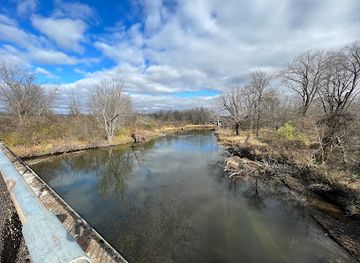 illinois/rock-river-valley/attraction/blackhawk-springs-forest-preserve