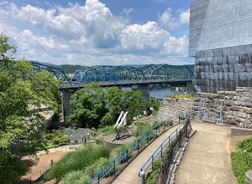 tennessee/chattanooga-riverfront/attraction/hunter-museum-of-american-art