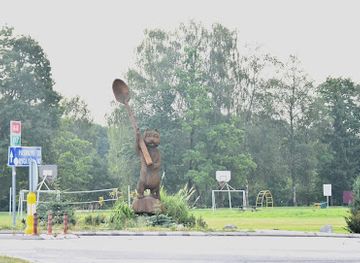 lithuania/panevezys/attraction/piniavos-aikste