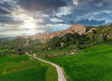 italy/sicily/attraction/sperlinga-castle
