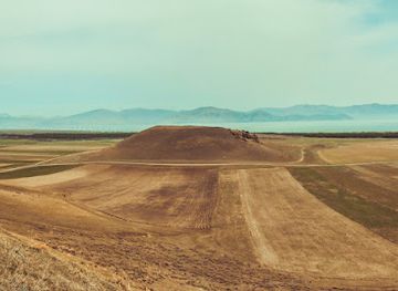 armenia/geghama-mountains/attraction/heri-bnakatexi