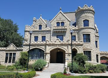 nebraska/central-nebraska/attraction/joslyn-castle-gardens