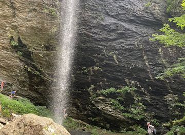 north-carolina/pisgah-national-forest/attraction/douglas-falls