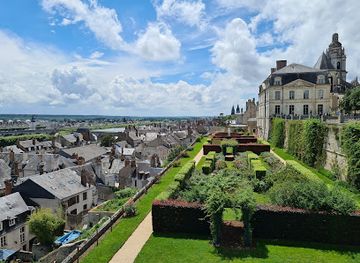 france/centre-val-de-loire/attraction/bishopric-rose-garden
