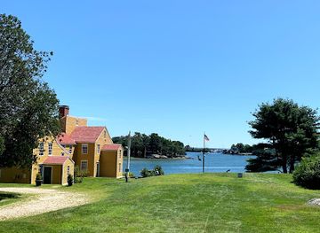 new-hampshire/seacoast/attraction/wentworth-coolidge-mansion