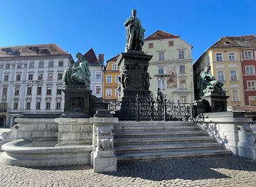 austria/graz/attraction/erzherzog-johann-brunnen